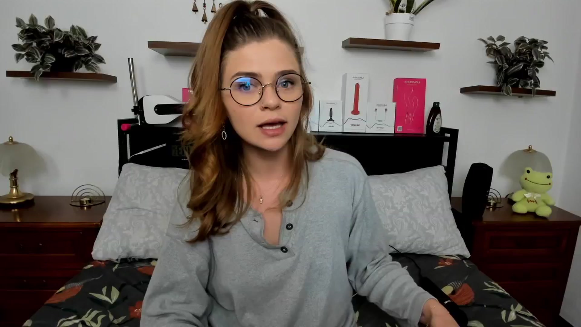 Gallery image thumbnail from SweetSinme's myfreecams stream on, 05/04/2026, 10:13 image 18 of 20
