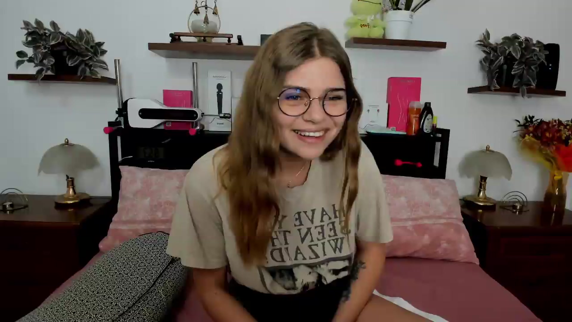 Gallery image thumbnail from SweetSinme's myfreecams stream on, 06/16/2026, 07:40 image 5 of 20