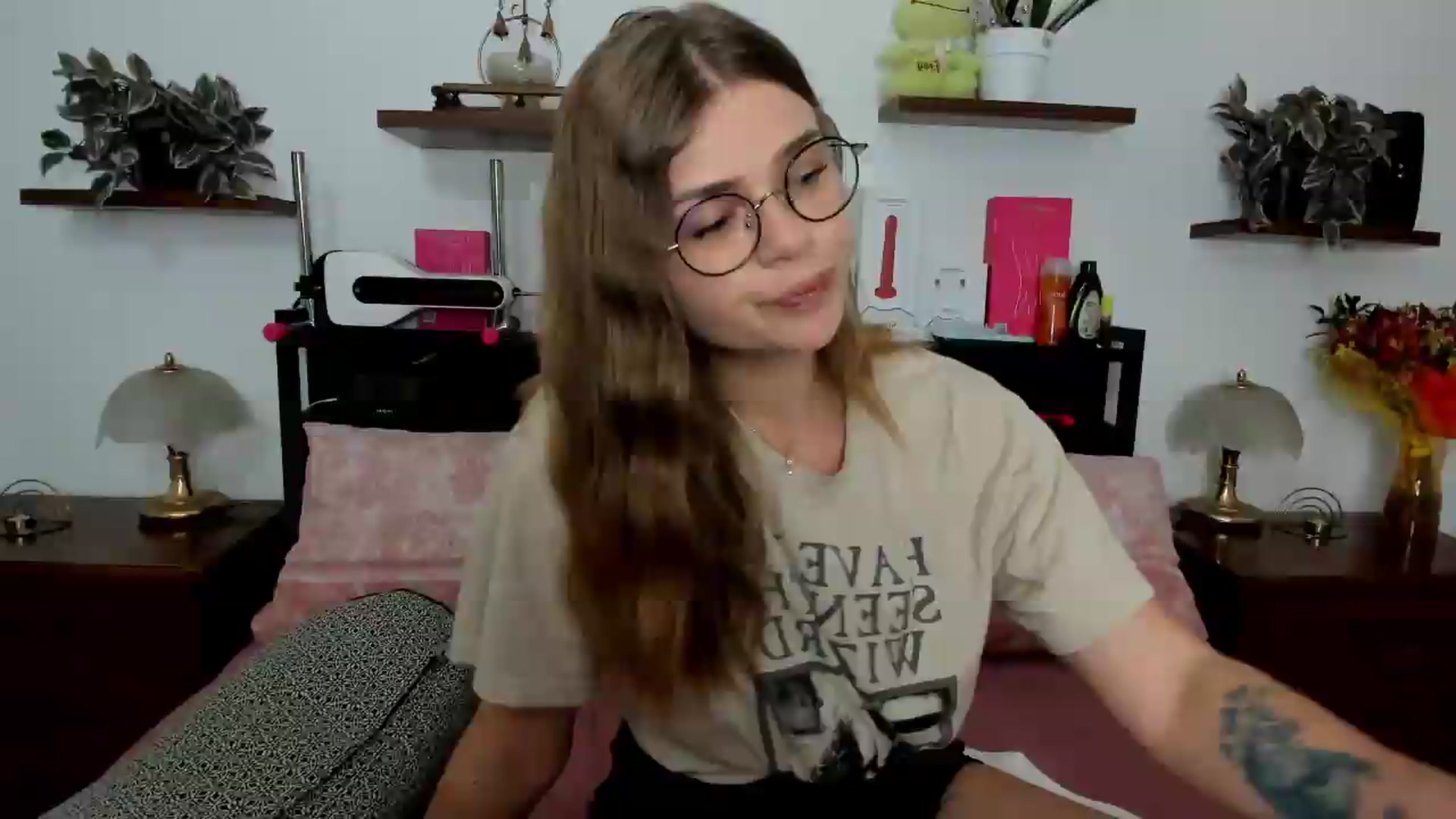 Gallery image thumbnail from SweetSinme's myfreecams stream on, 06/16/2026, 07:40 image 11 of 20