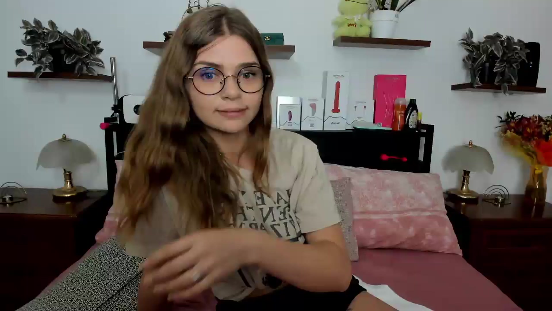 Gallery image thumbnail from SweetSinme's myfreecams stream on, 06/16/2026, 07:40 image 8 of 20
