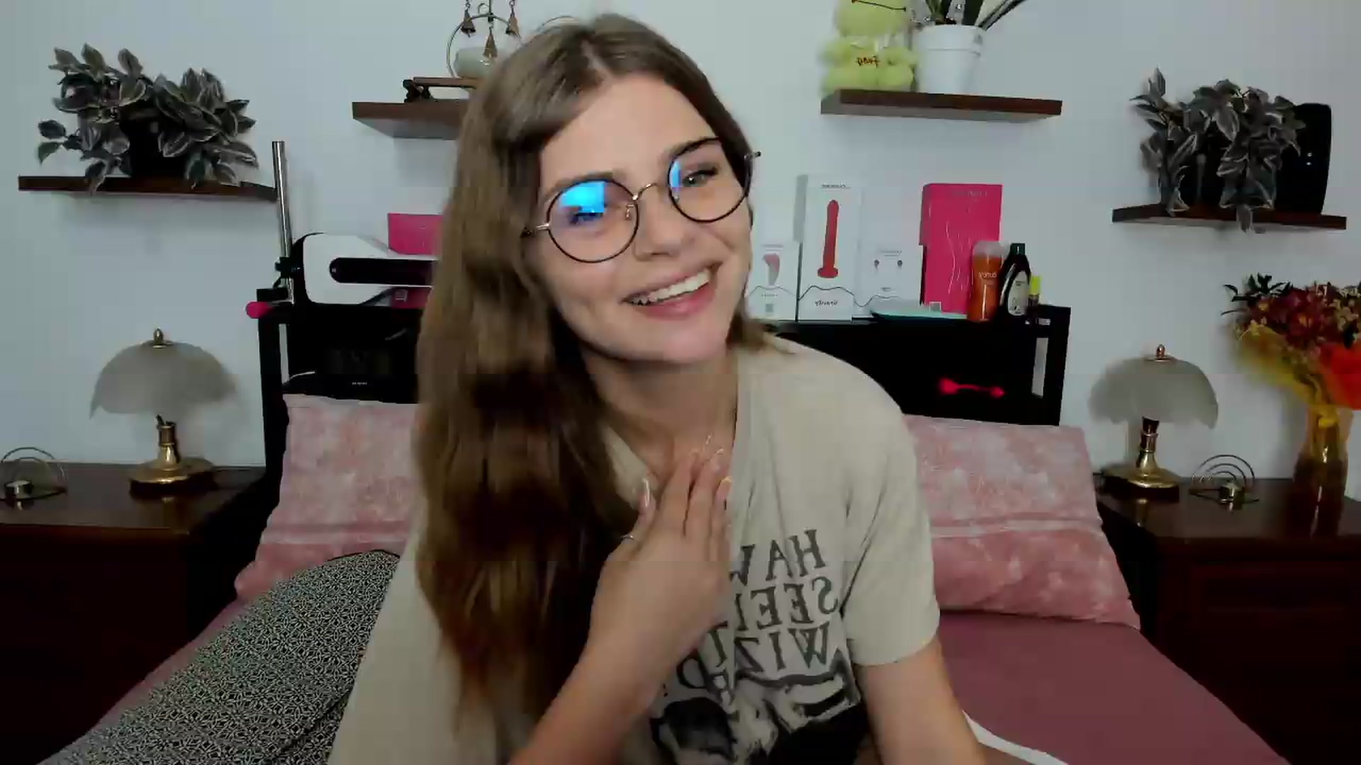 Gallery image thumbnail from SweetSinme's myfreecams stream on, 06/16/2026, 07:40 image 7 of 20