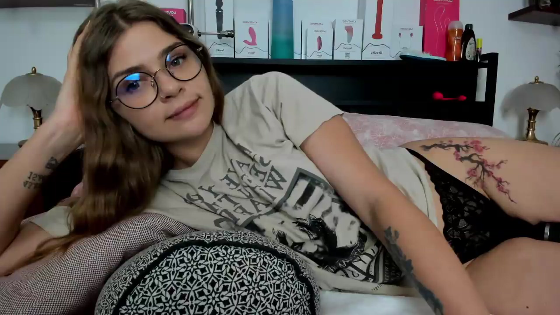 Gallery image thumbnail from SweetSinme's myfreecams stream on, 06/16/2026, 09:23 image 5 of 20