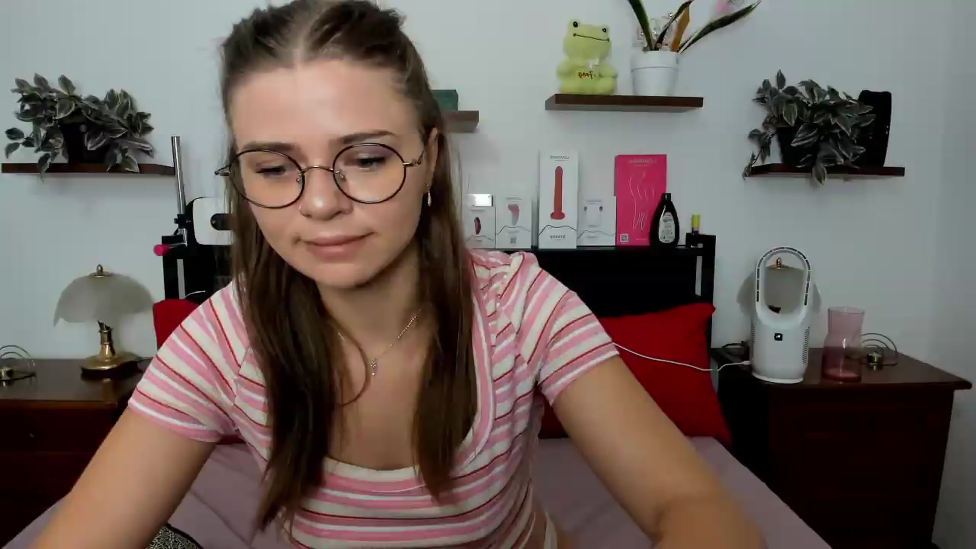 Gallery image thumbnail from SweetSinme's myfreecams stream on, 07/11/2026, 09:49 image 10 of 20
