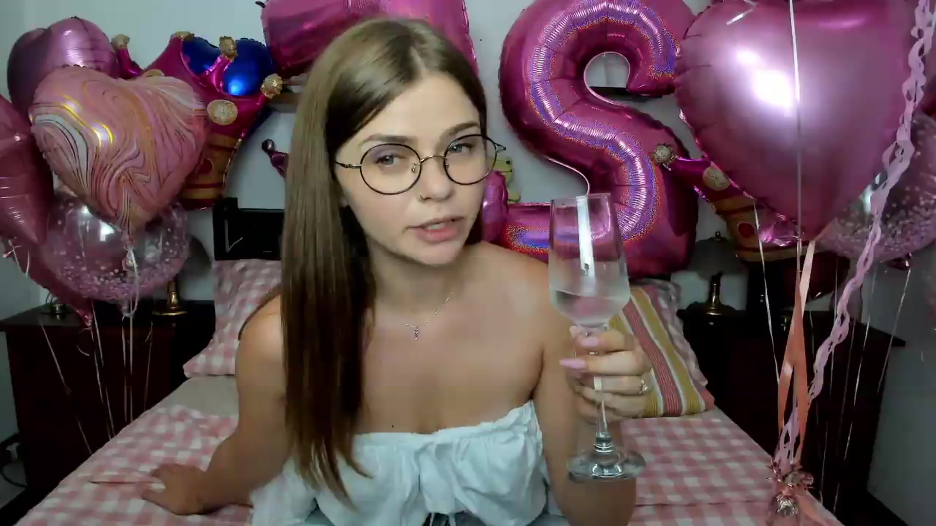 Gallery image thumbnail from SweetSinme's myfreecams stream on, 08/01/2026, 08:31 image 14 of 20