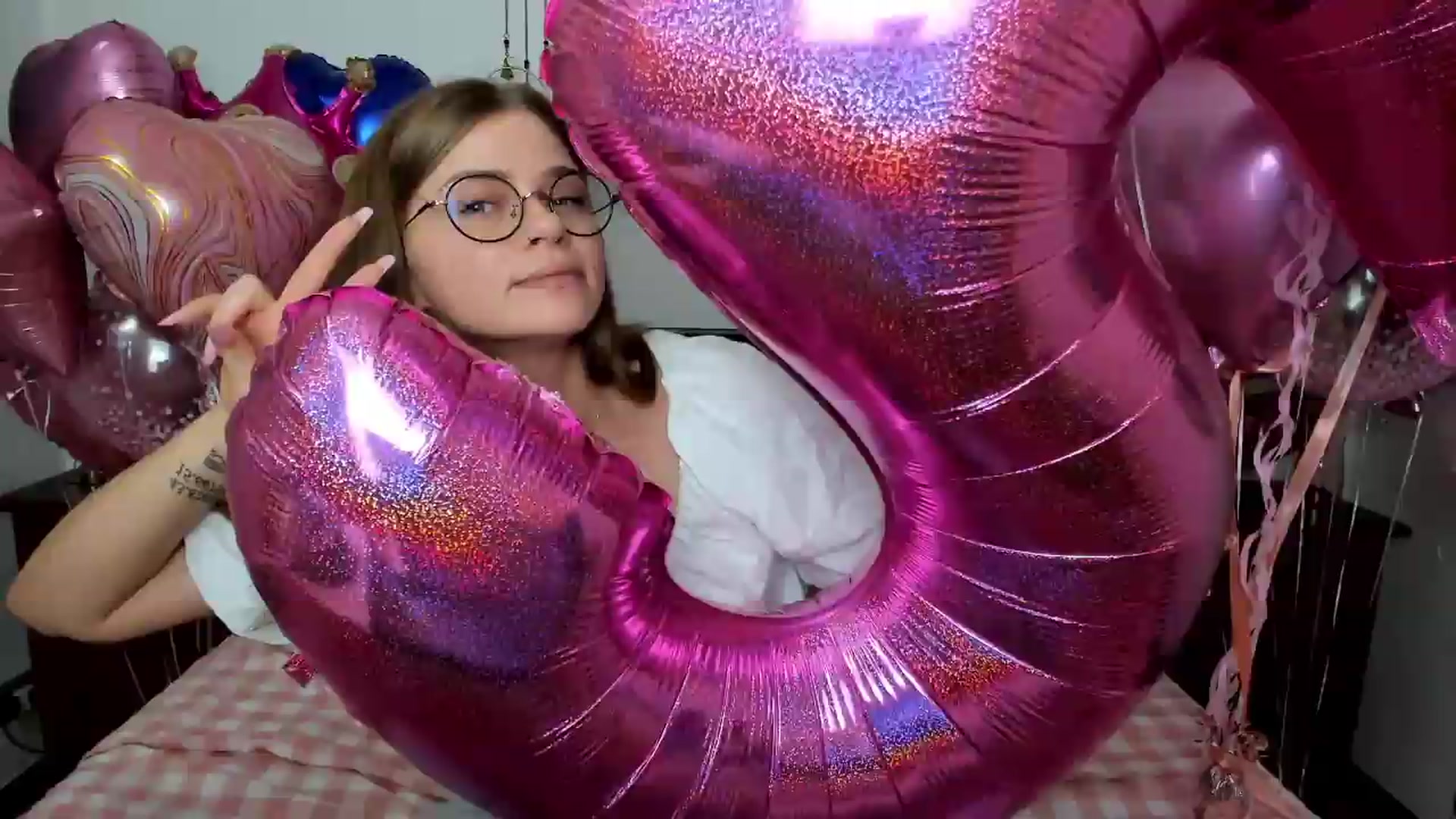 Gallery image thumbnail from SweetSinme's myfreecams stream on, 08/01/2026, 08:31 image 12 of 20