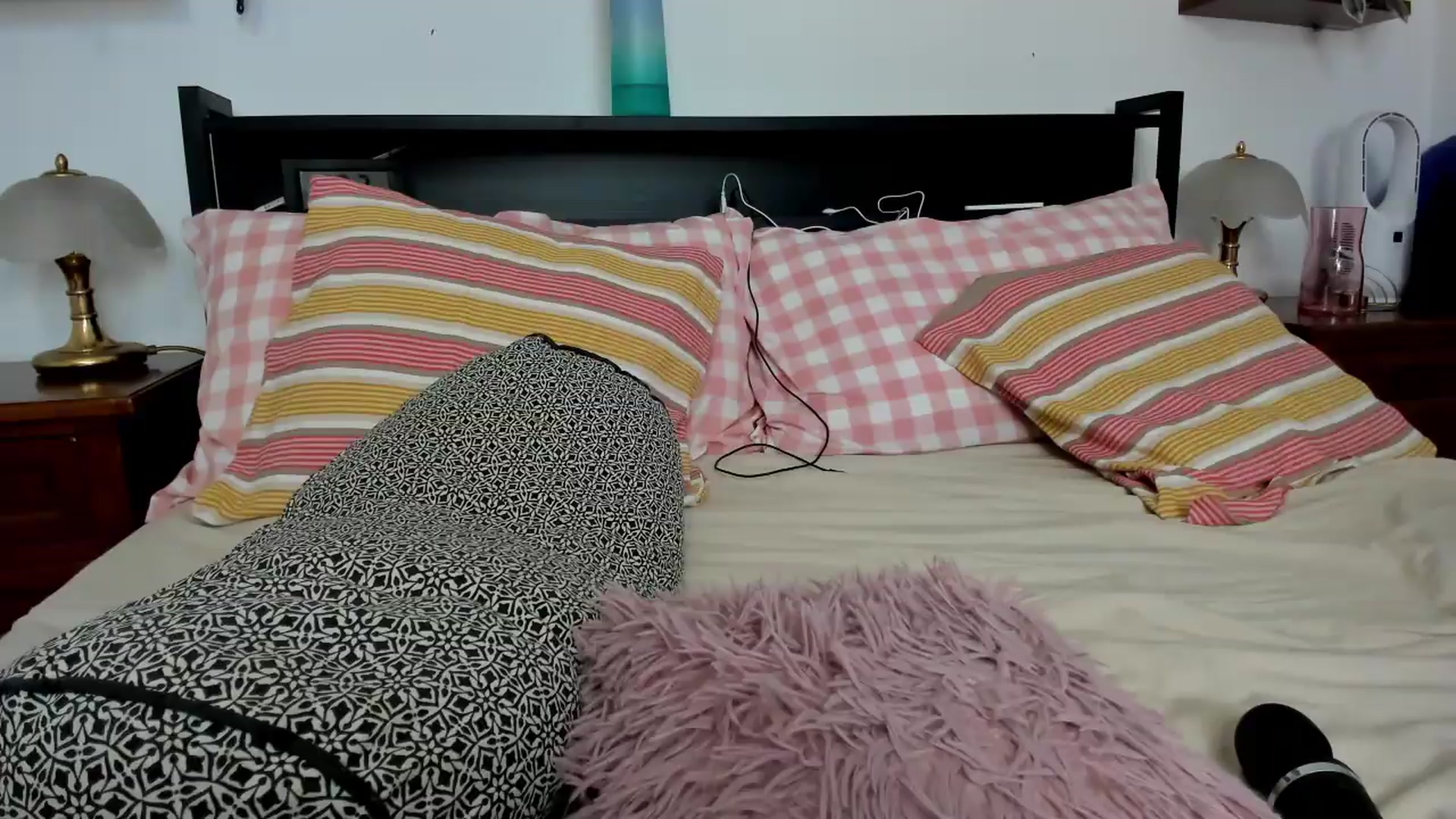 Gallery image thumbnail from SweetSinme's myfreecams stream on, 09/04/2026, 10:07 image 4 of 20