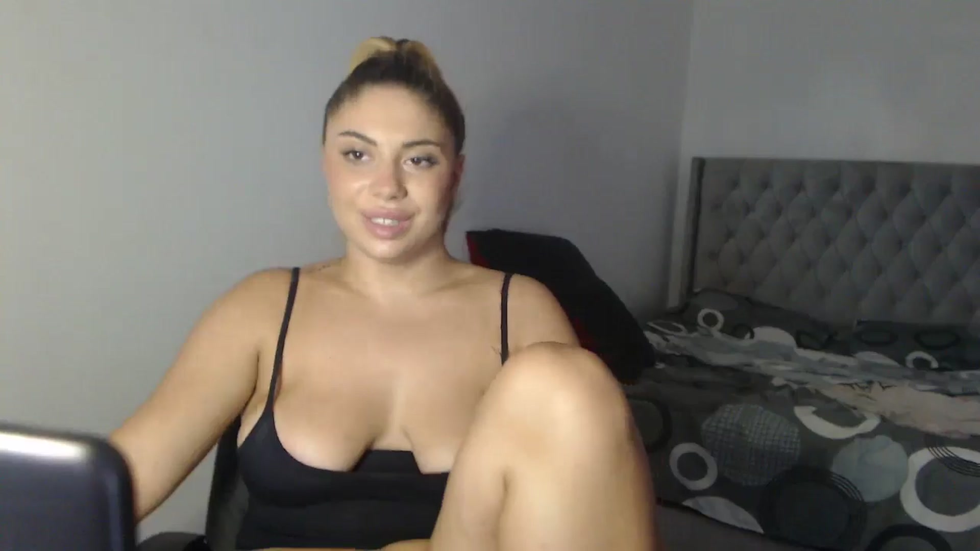 Gallery image thumbnail from SweetSmileXx's myfreecams stream on, 07/17/2024, 15:48 image 18 of 20
