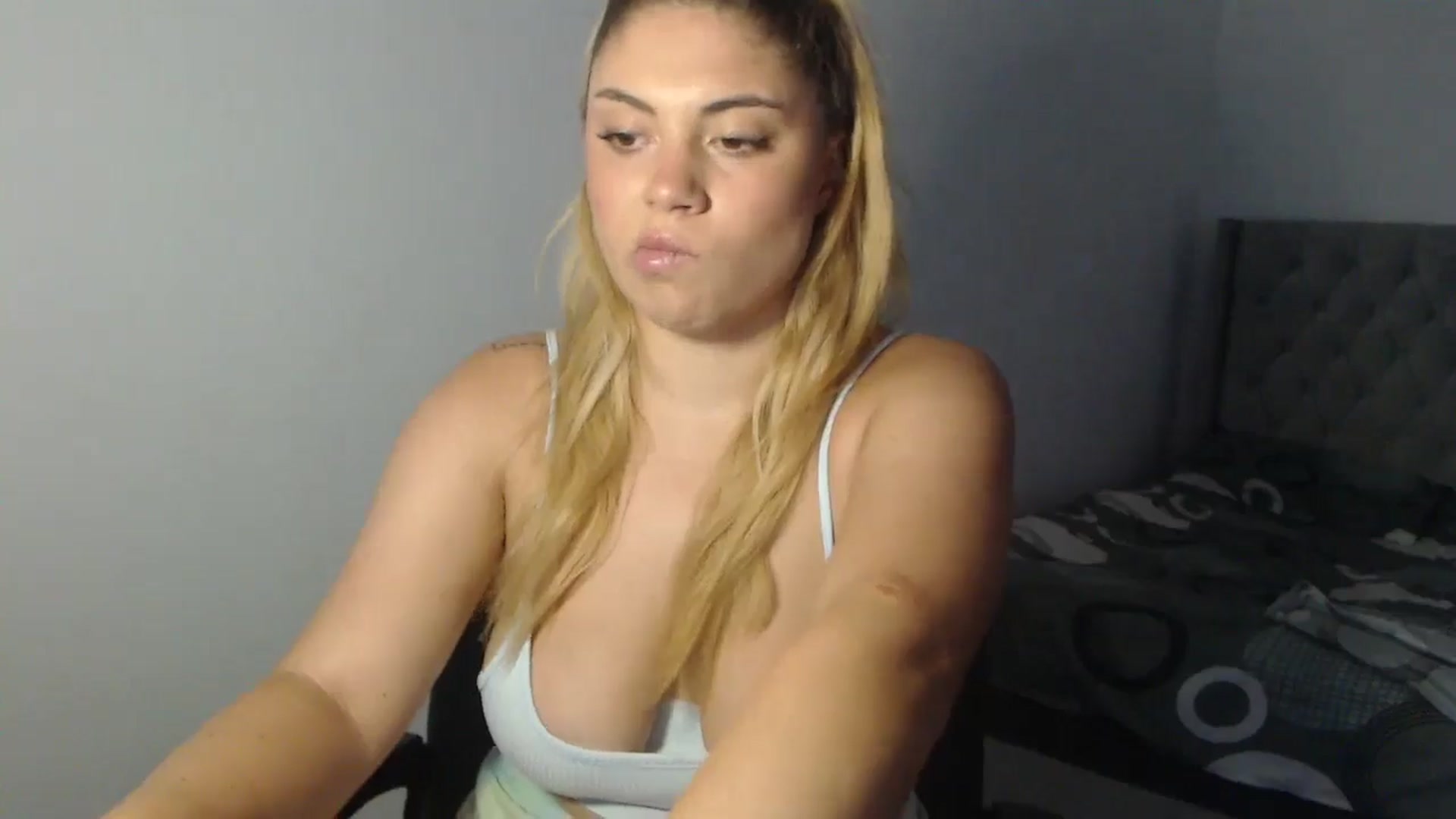 Gallery image thumbnail from SweetSmileXx's myfreecams stream on, 07/22/2024, 16:01 image 3 of 20
