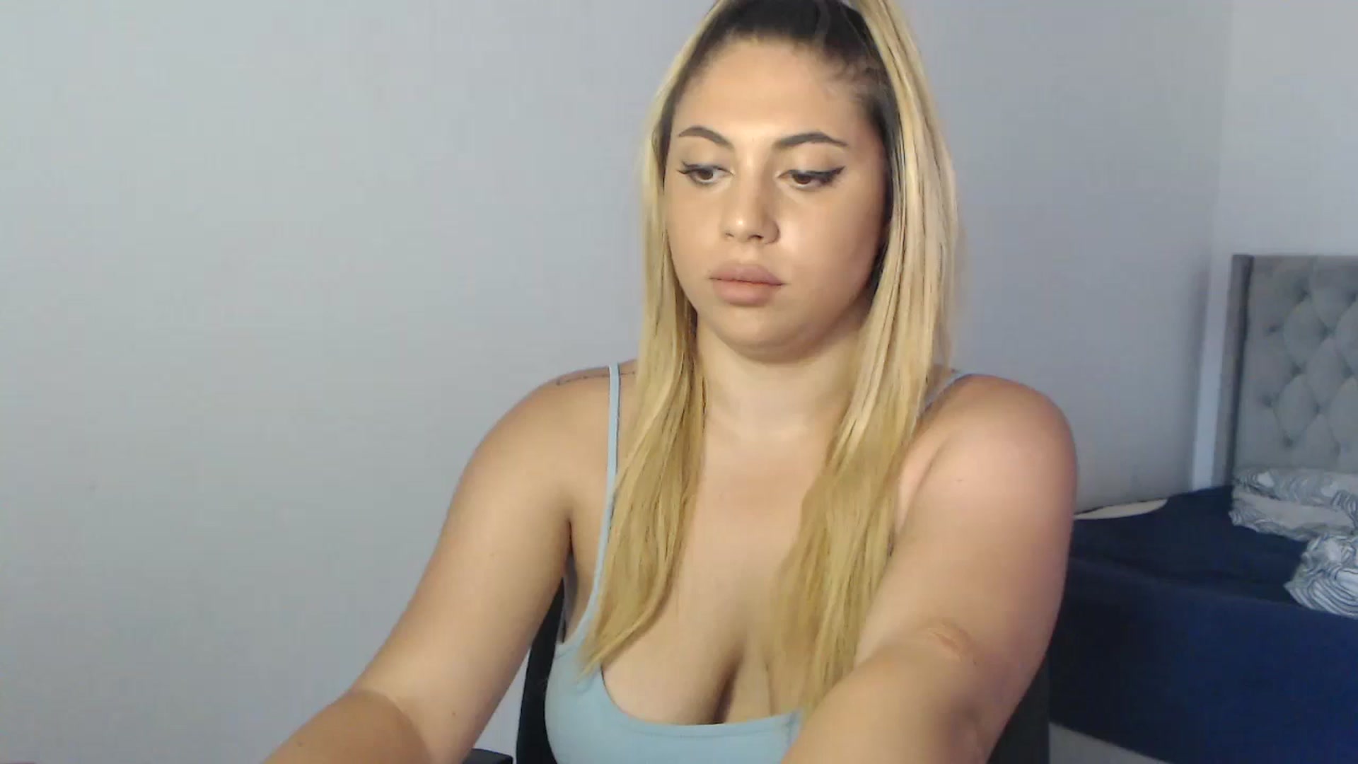 Gallery image thumbnail from SweetSmileXx's myfreecams stream on, 08/28/2024, 15:43 image 1 of 20