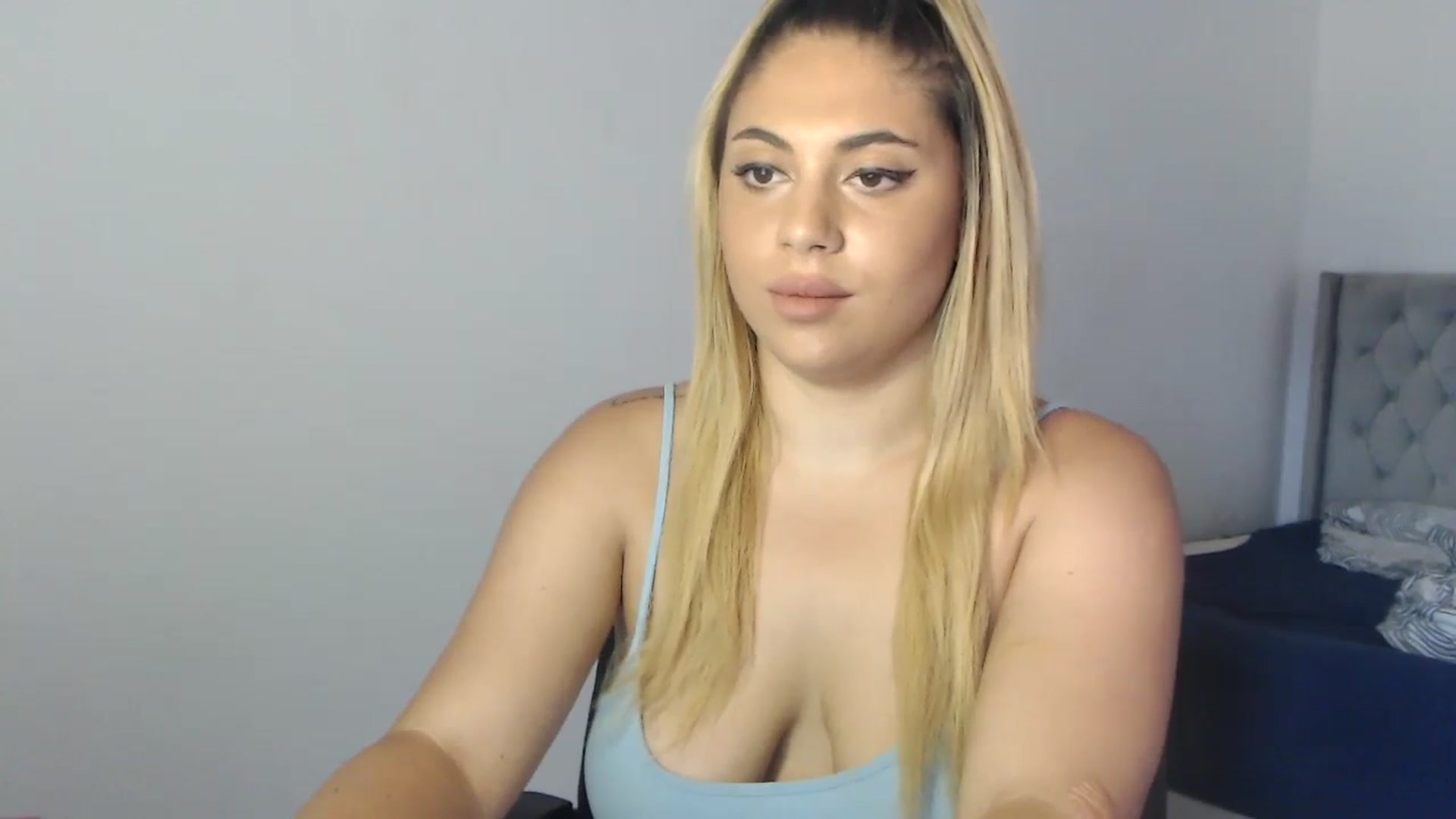 Gallery image thumbnail from SweetSmileXx's myfreecams stream on, 08/28/2024, 15:43 image 2 of 20