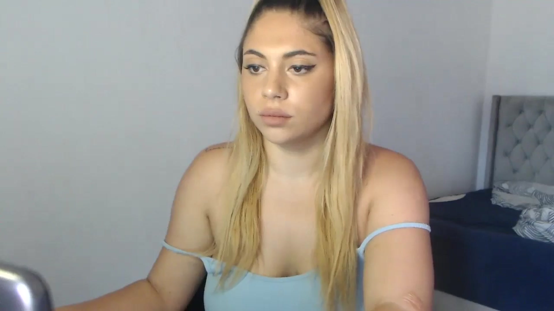 Gallery image thumbnail from SweetSmileXx's myfreecams stream on, 08/28/2024, 15:43 image 7 of 20
