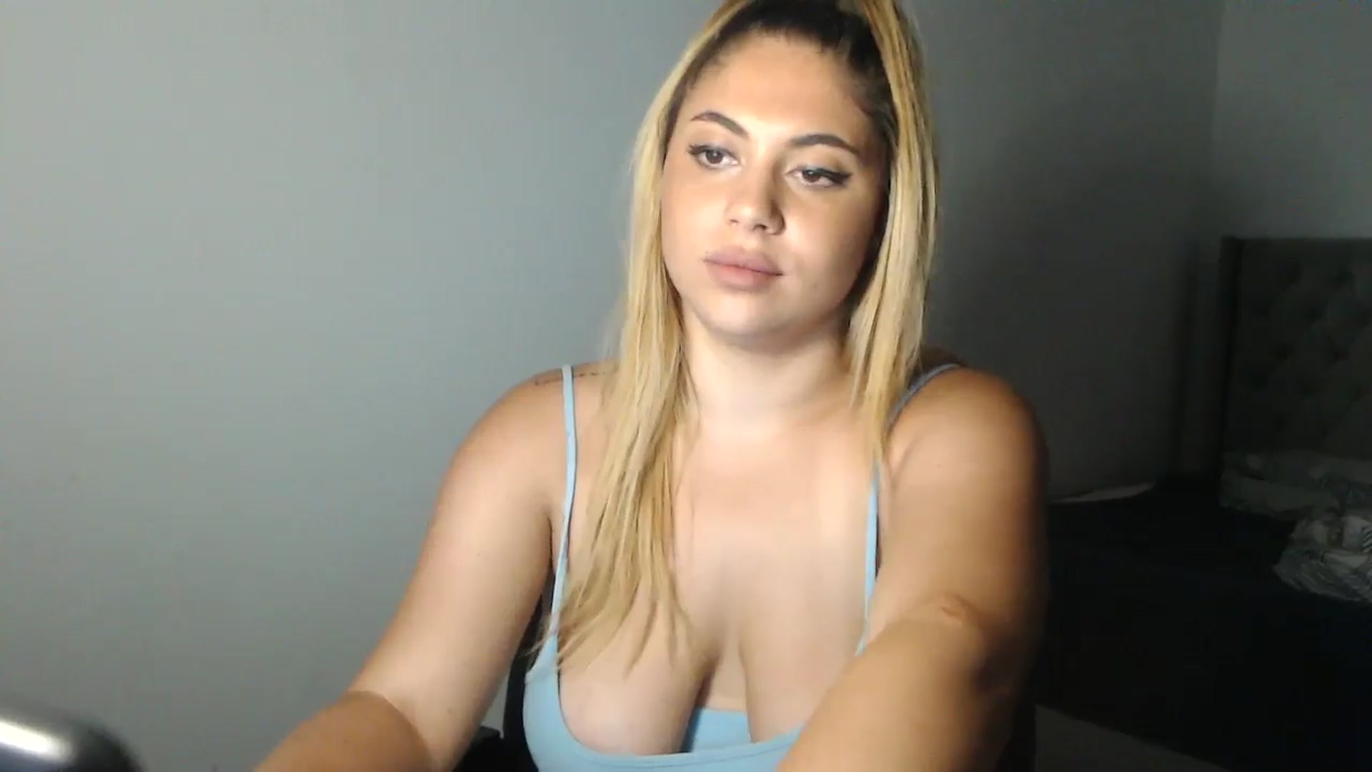 Gallery image thumbnail from SweetSmileXx's myfreecams stream on, 08/28/2024, 15:43 image 10 of 20