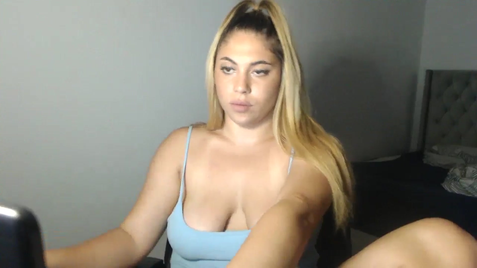 Gallery image thumbnail from SweetSmileXx's myfreecams stream on, 08/28/2024, 15:43 image 15 of 20
