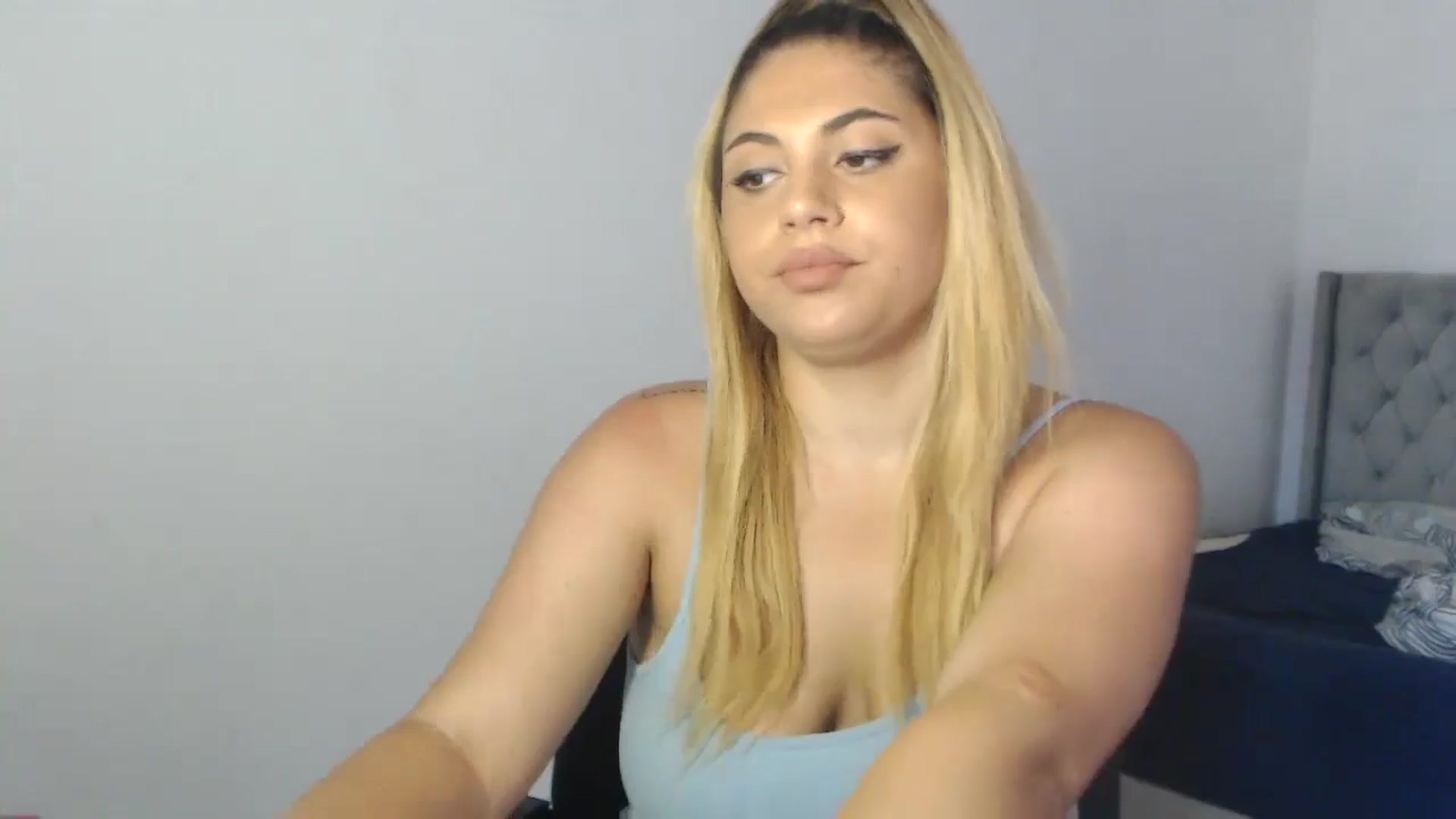 Gallery image thumbnail from SweetSmileXx's myfreecams stream on, 08/28/2024, 15:43 image 3 of 20