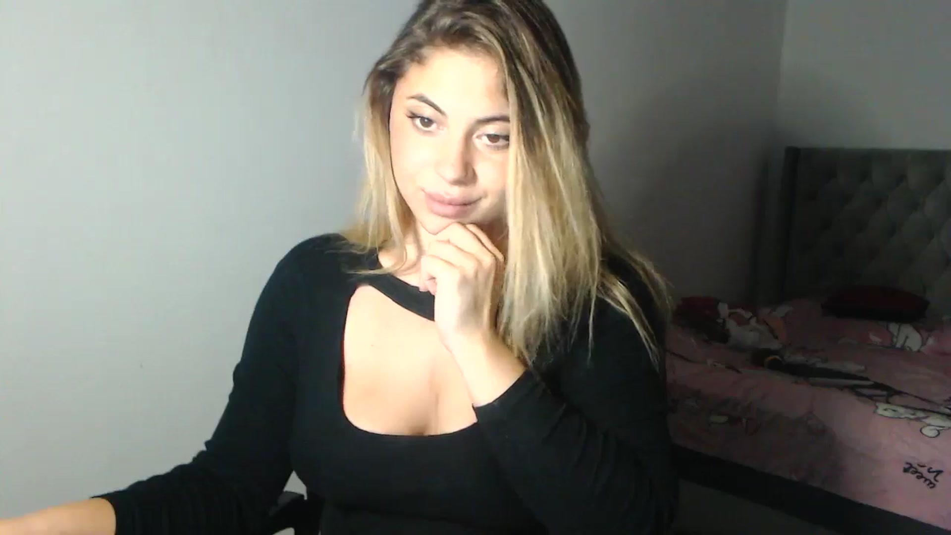 Gallery image thumbnail from SweetSmileXx's myfreecams stream on, 09/01/2024, 23:37 image 20 of 20