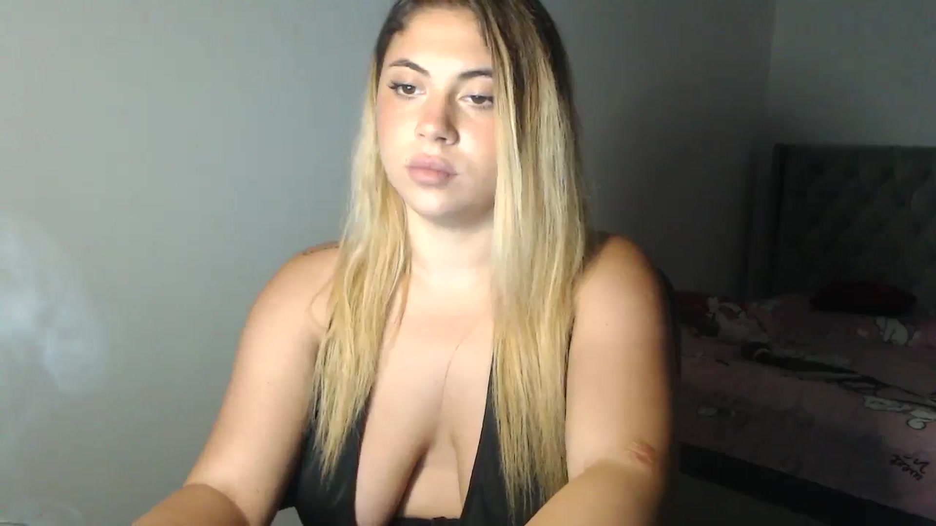 Gallery image thumbnail from SweetSmileXx's myfreecams stream on, 09/01/2024, 23:37 image 7 of 20