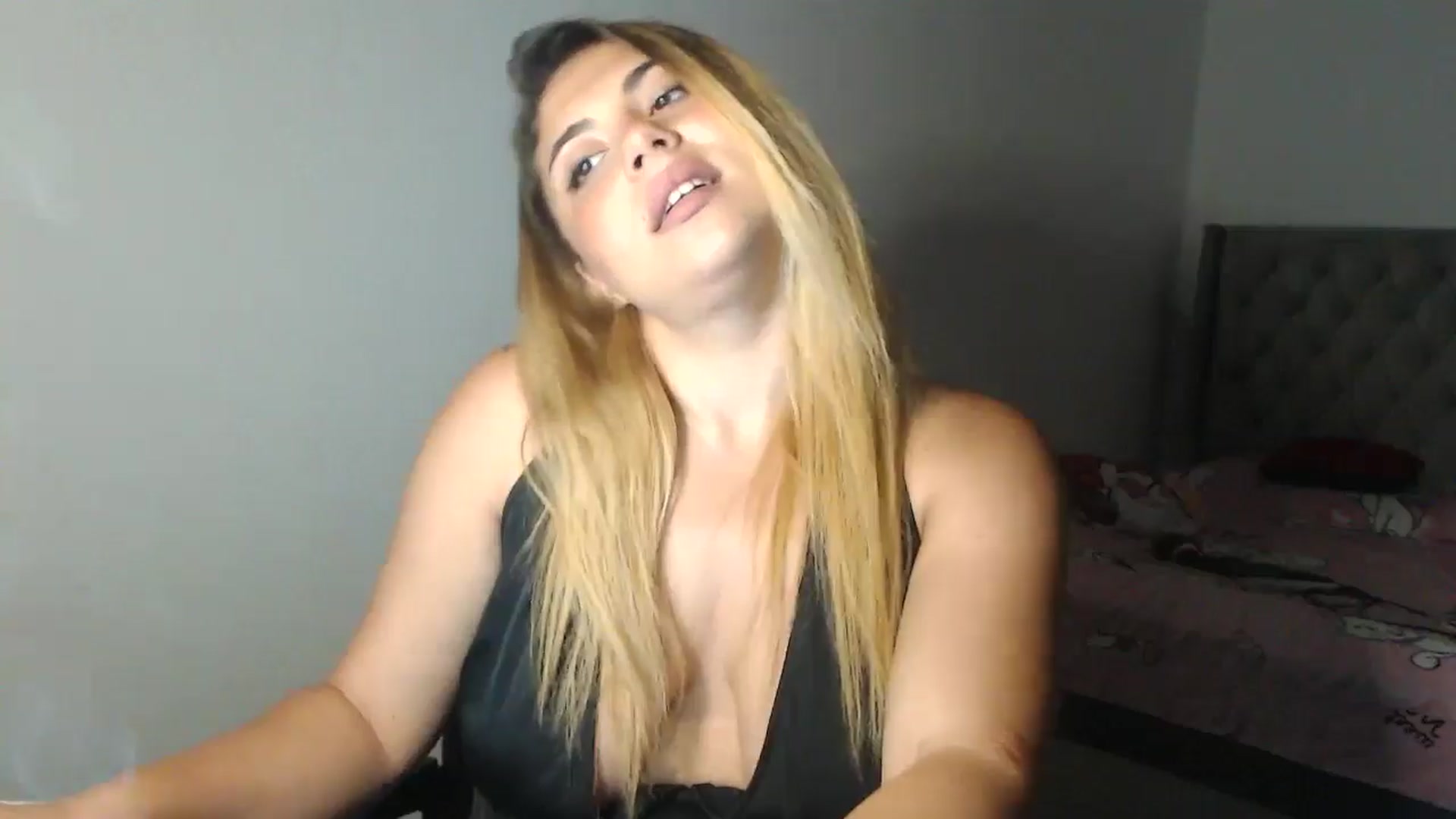 Gallery image thumbnail from SweetSmileXx's myfreecams stream on, 09/01/2024, 23:37 image 12 of 20