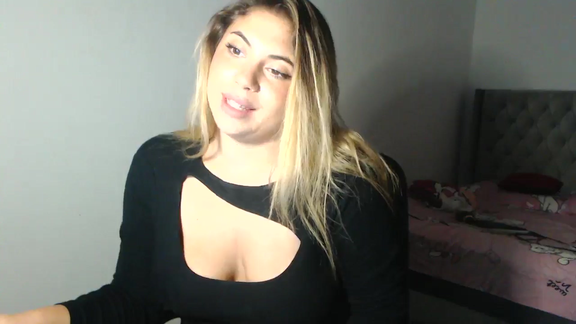 Gallery image thumbnail from SweetSmileXx's myfreecams stream on, 09/01/2024, 23:37 image 19 of 20