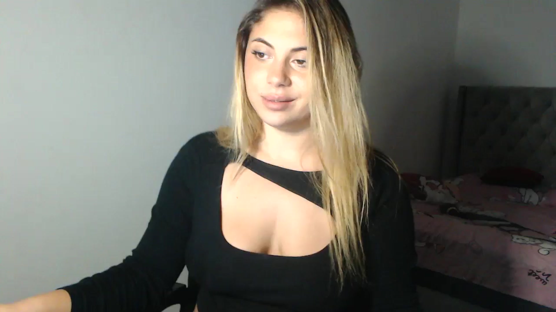 Gallery image thumbnail from SweetSmileXx's myfreecams stream on, 09/02/2024, 24:38 image 1 of 20