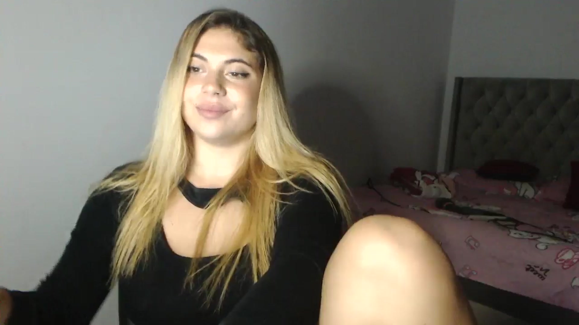 Gallery image thumbnail from SweetSmileXx's myfreecams stream on, 09/02/2024, 24:38 image 17 of 20