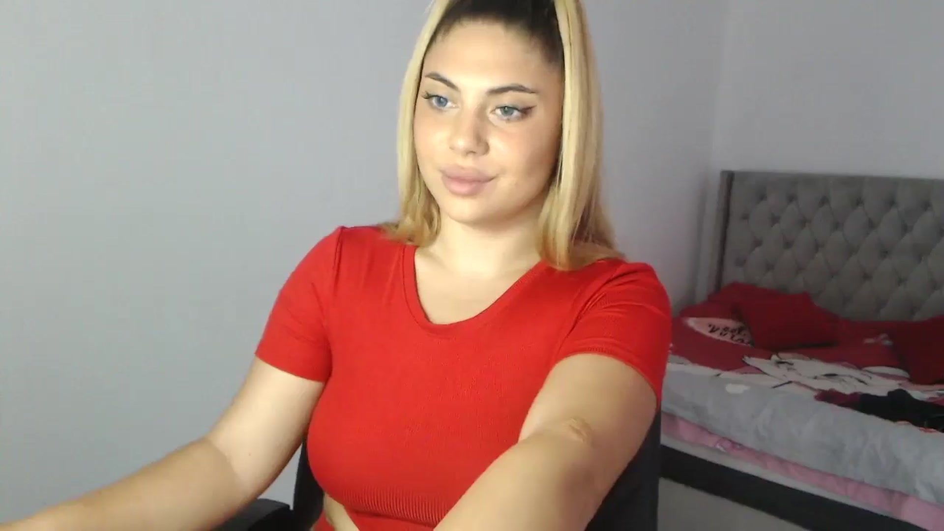 Gallery image thumbnail from SweetSmileXx's myfreecams stream on, 09/03/2024, 14:00 image 4 of 20