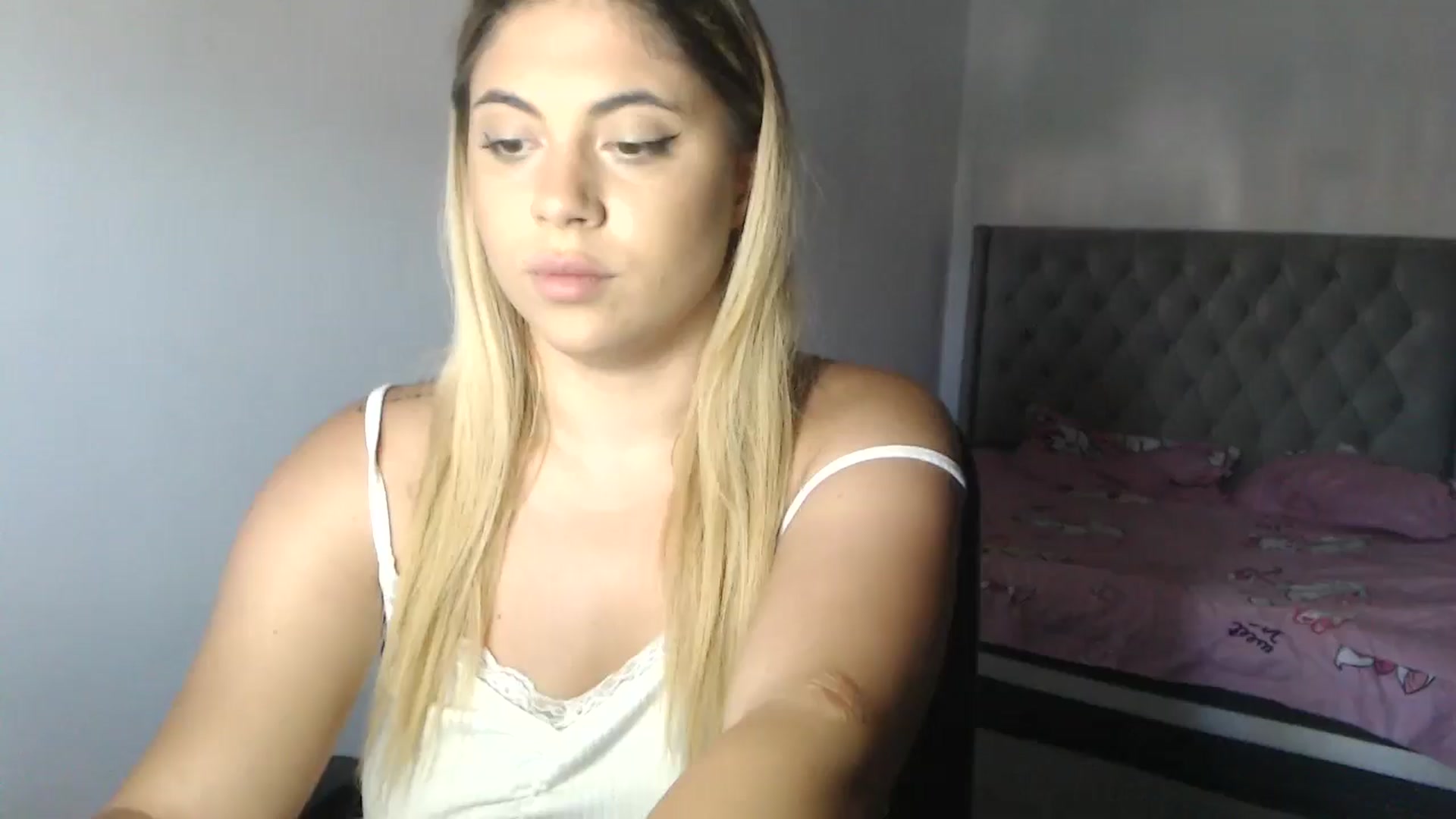 Gallery image thumbnail from SweetSmileXx's myfreecams stream on, 09/09/2024, 15:54 image 11 of 20