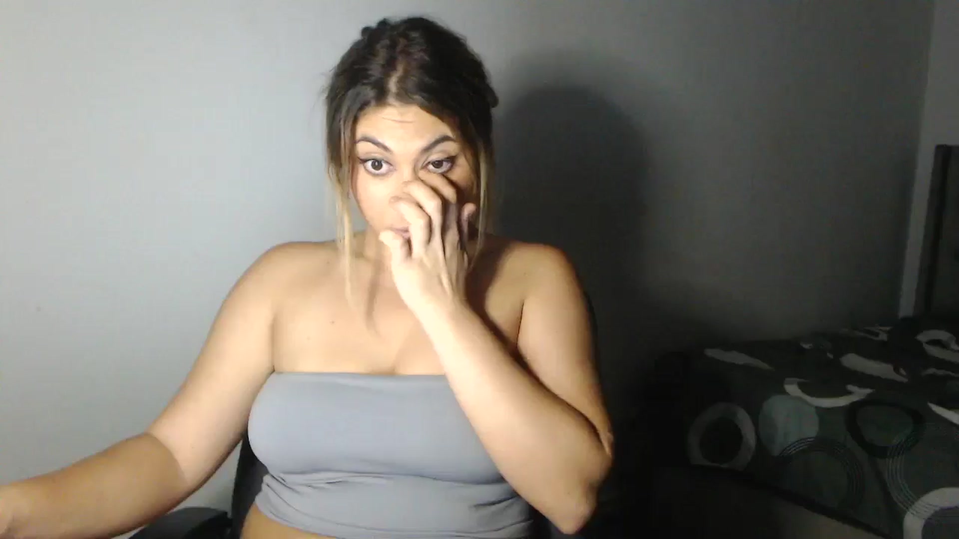 Gallery image thumbnail from SweetSmileXx's myfreecams stream on, 09/15/2024, 24:49 image 16 of 20