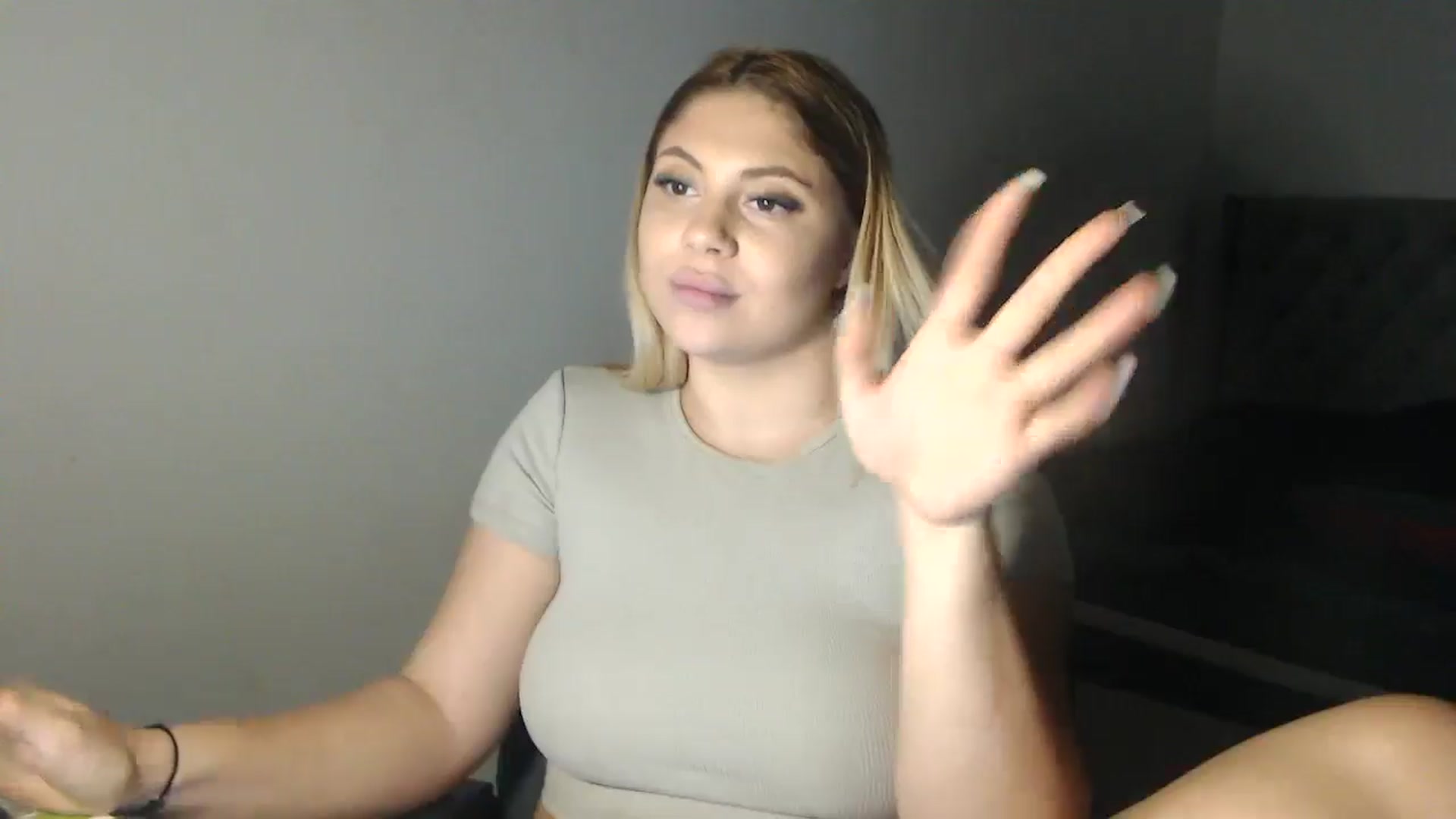 Gallery image thumbnail from SweetSmileXx's myfreecams stream on, 10/24/2024, 24:35 image 17 of 20