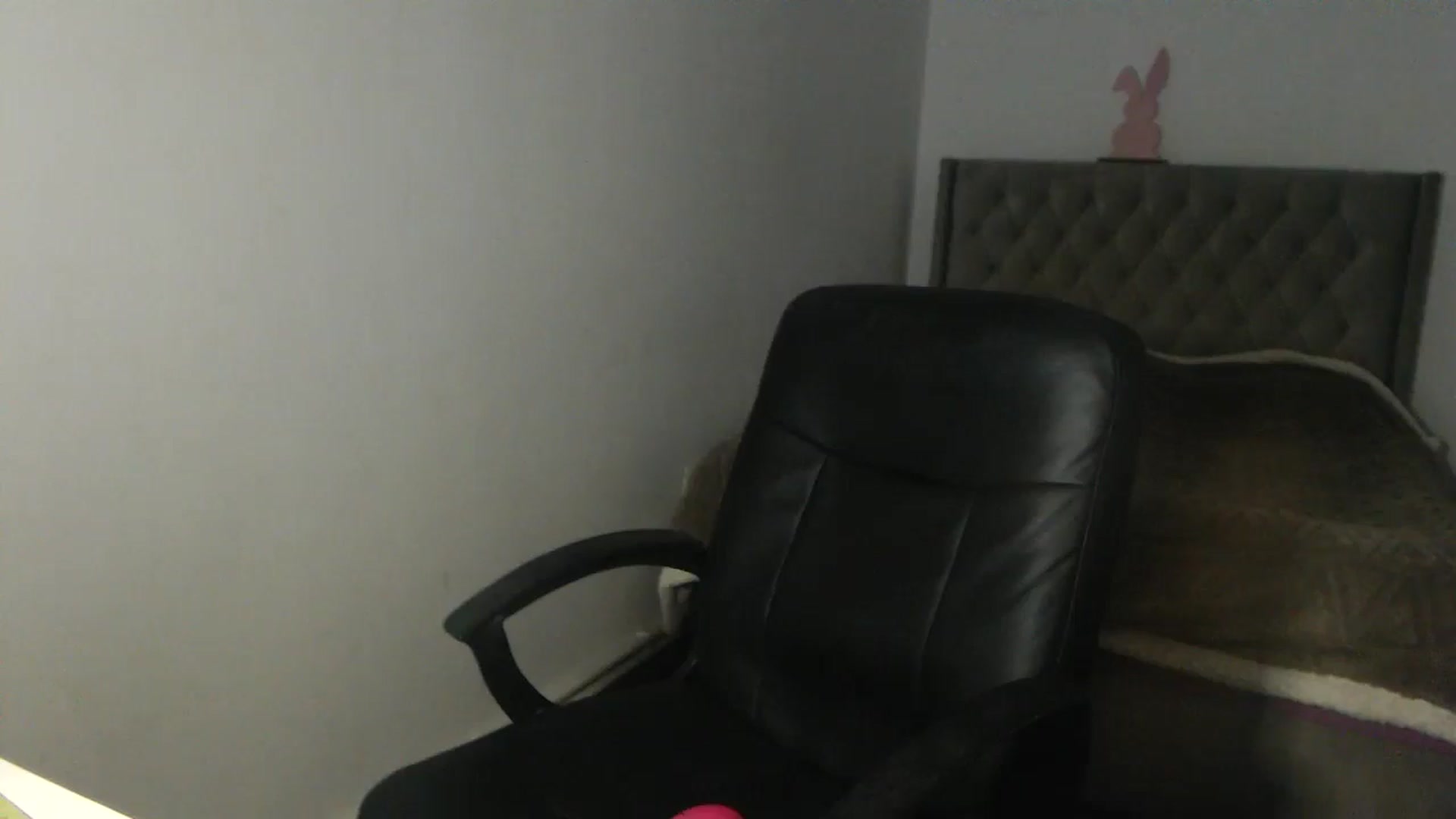 Gallery image thumbnail from SweetSmileXx's myfreecams stream on, 10/28/2024, 01:51 image 4 of 20