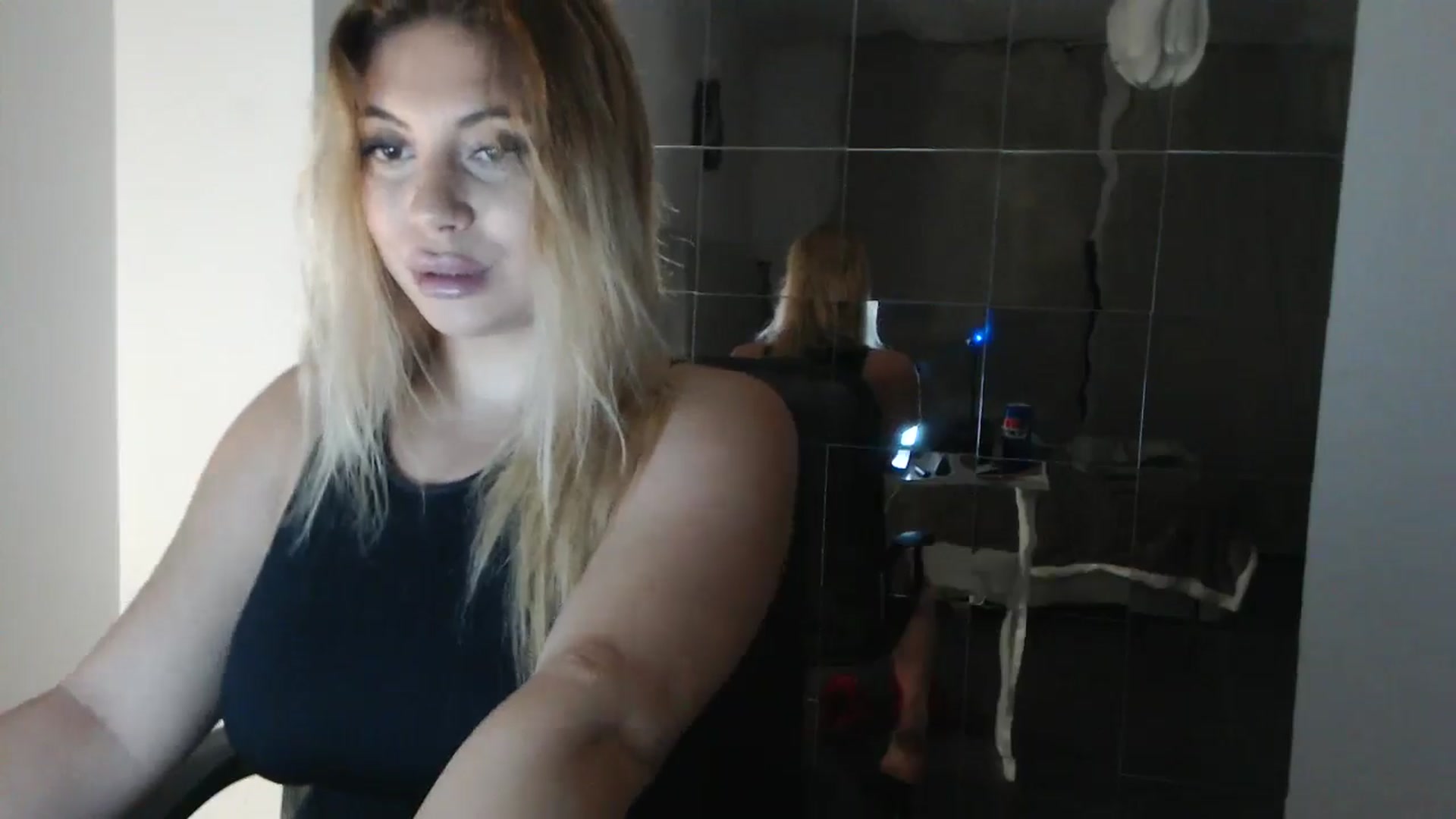 Gallery image thumbnail from SweetSmileXx's myfreecams stream on, 10/30/2024, 20:06 image 2 of 20