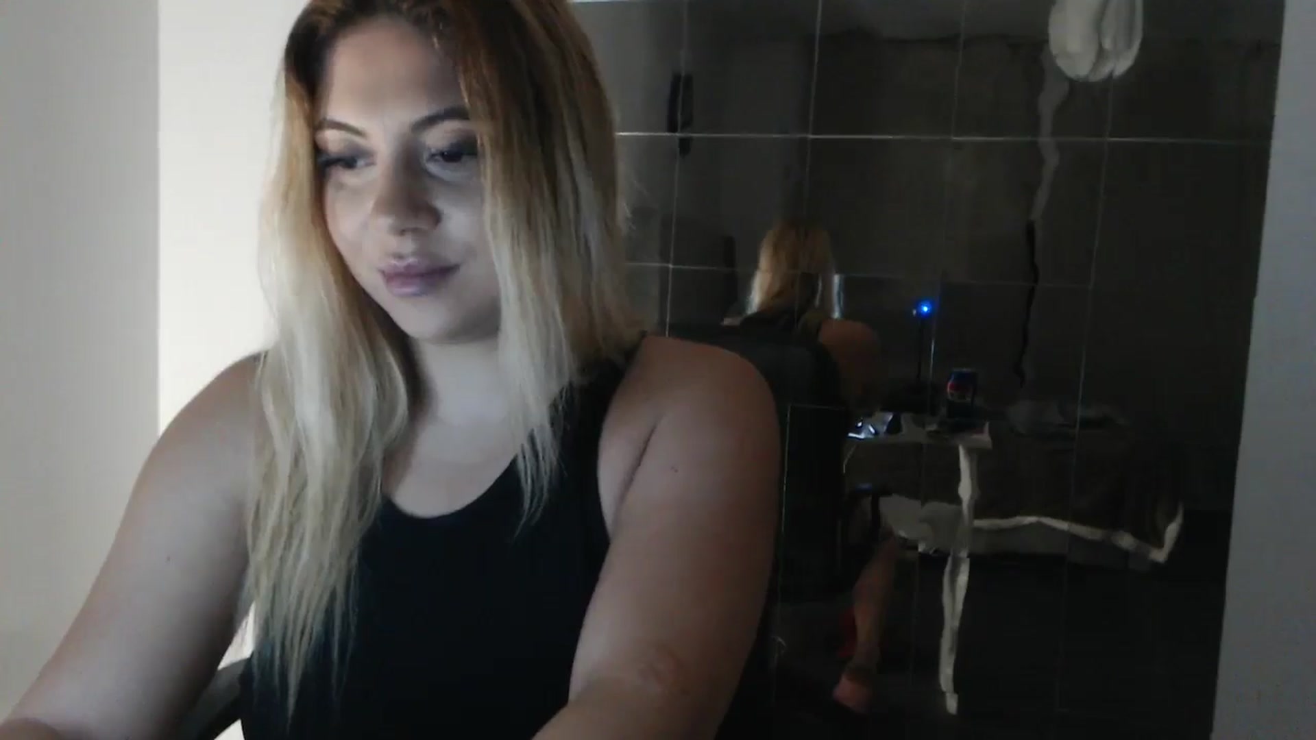 Gallery image thumbnail from SweetSmileXx's myfreecams stream on, 10/30/2024, 20:06 image 3 of 20