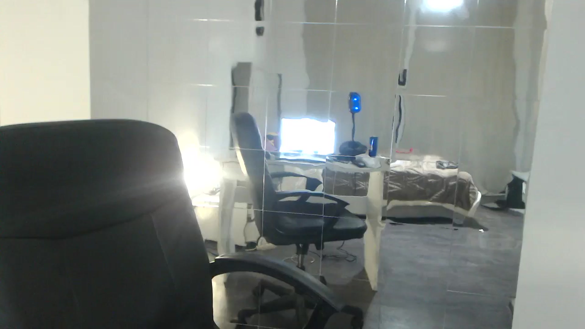 Gallery image thumbnail from SweetSmileXx's myfreecams stream on, 10/30/2024, 20:06 image 18 of 20