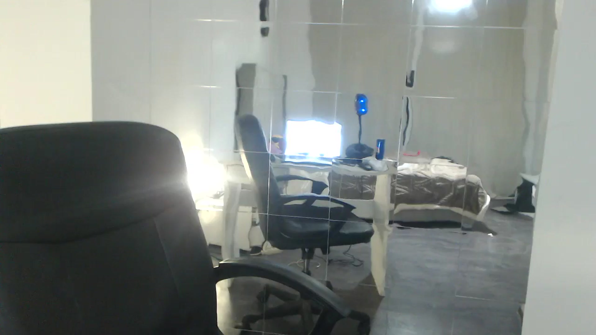 Gallery image thumbnail from SweetSmileXx's myfreecams stream on, 10/30/2024, 20:06 image 17 of 20