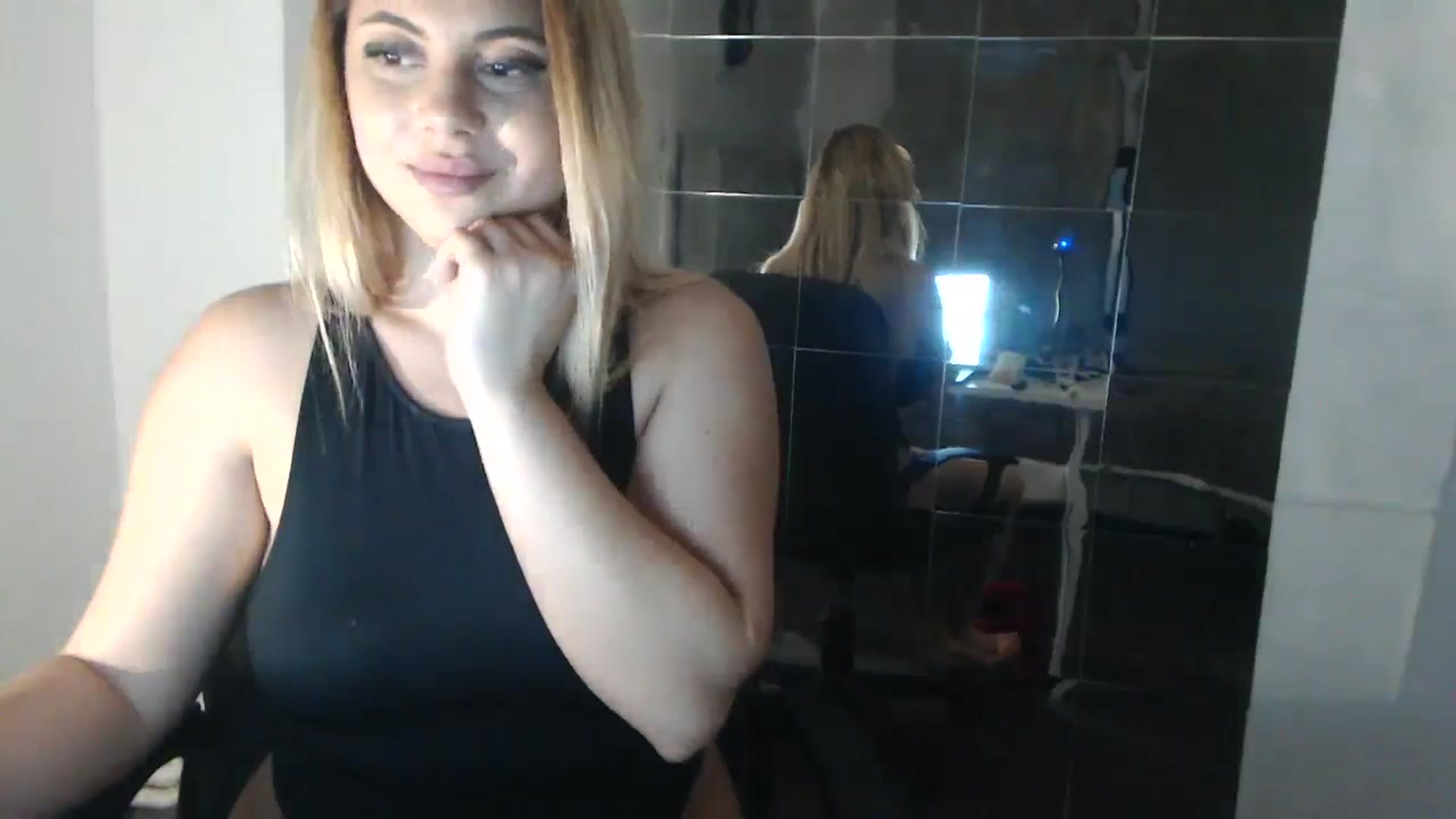 Gallery image thumbnail from SweetSmileXx's myfreecams stream on, 11/01/2024, 21:34 image 13 of 20