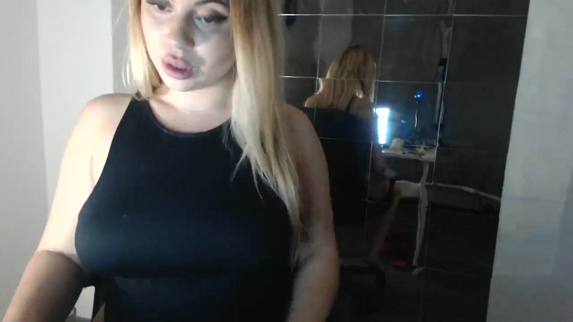 Gallery image thumbnail from SweetSmileXx's myfreecams stream on, 11/01/2024, 21:34 image 10 of 20
