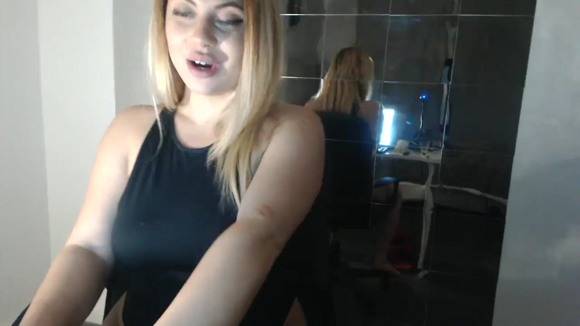 Gallery image thumbnail from SweetSmileXx's myfreecams stream on, 11/01/2024, 21:34 image 11 of 20