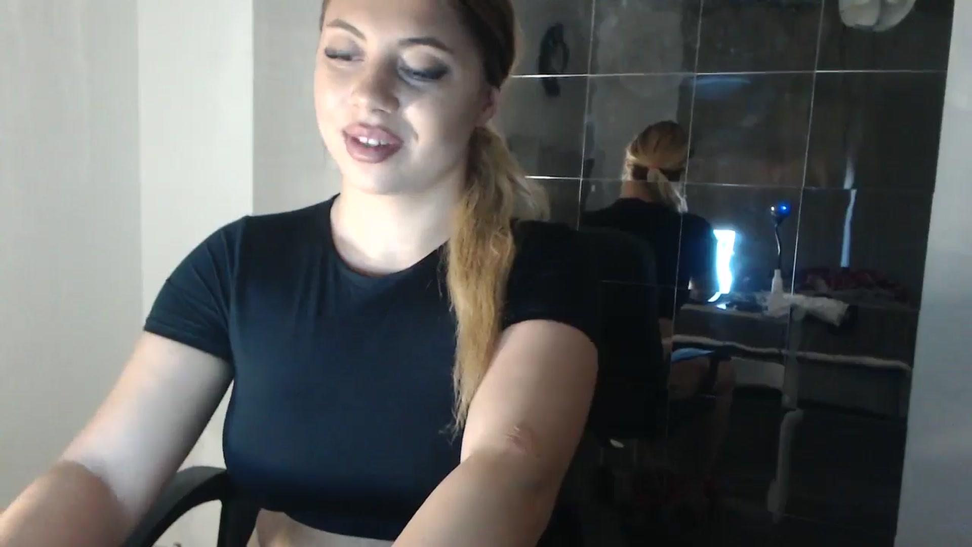 Gallery image thumbnail from SweetSmileXx's myfreecams stream on, 11/02/2024, 14:17 image 14 of 20