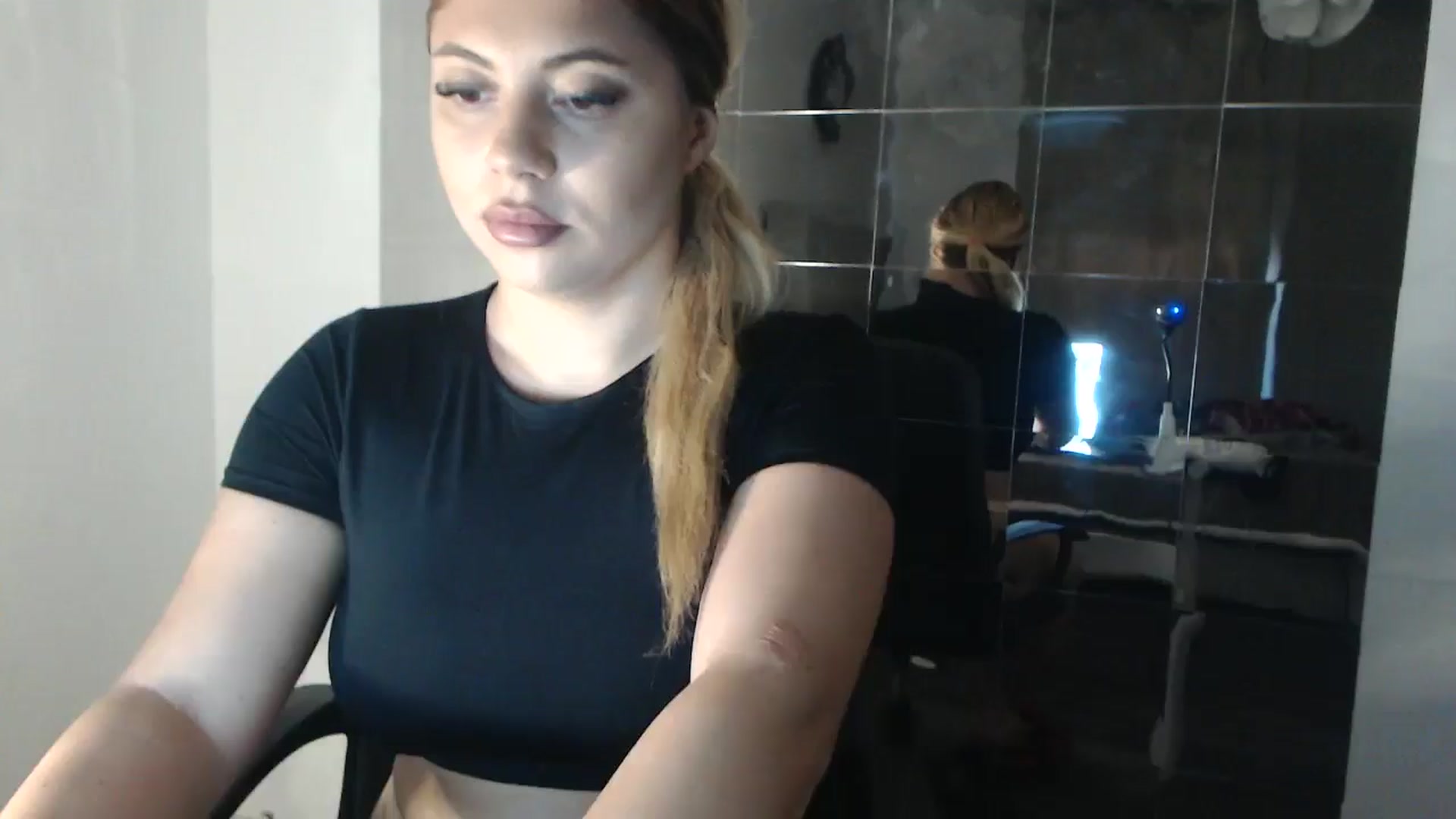 Gallery image thumbnail from SweetSmileXx's myfreecams stream on, 11/02/2024, 14:17 image 7 of 20