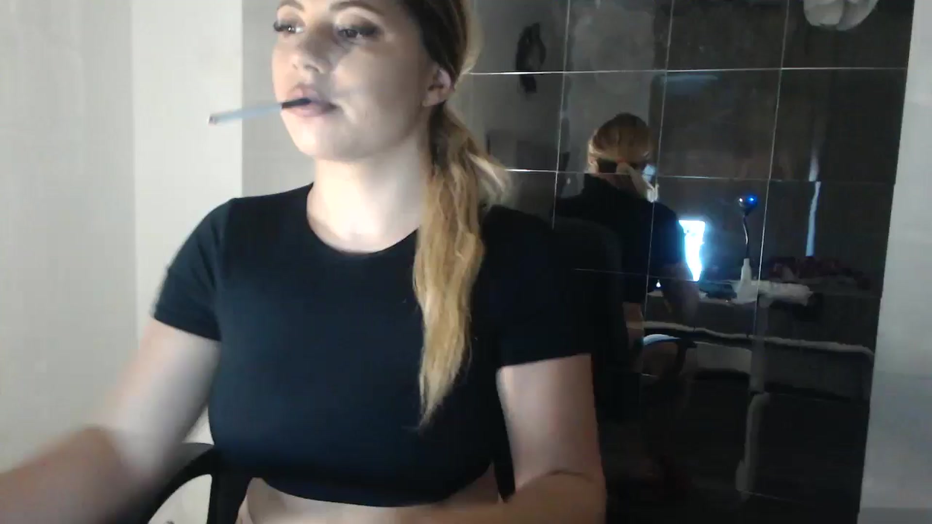 Gallery image thumbnail from SweetSmileXx's myfreecams stream on, 11/02/2024, 14:17 image 9 of 20