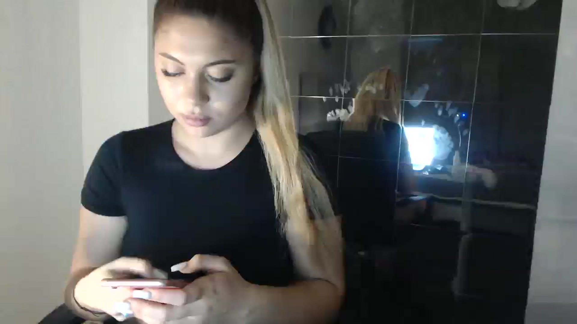 Gallery image thumbnail from SweetSmileXx's myfreecams stream on, 11/02/2024, 16:33 image 9 of 20
