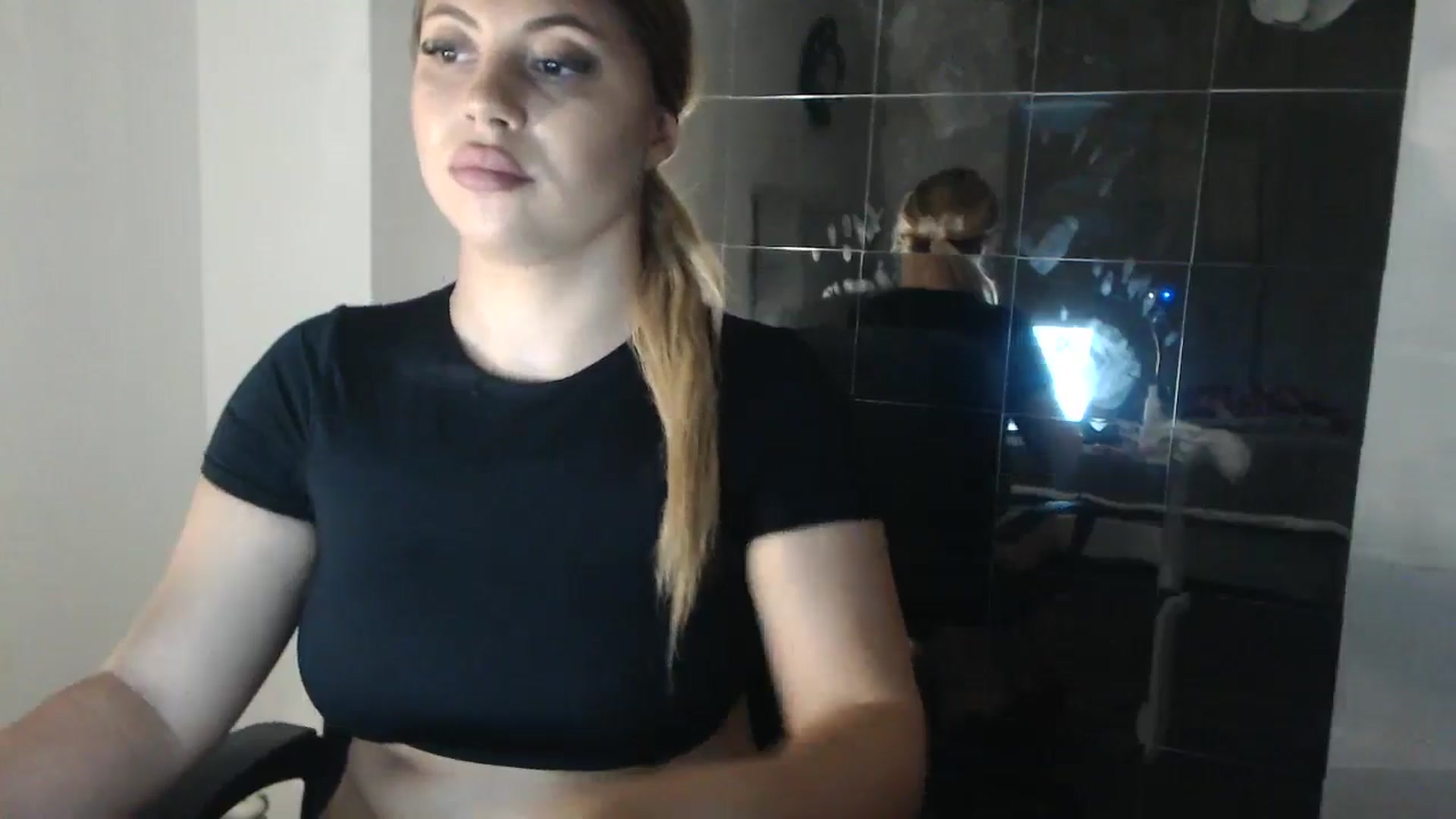 Gallery image thumbnail from SweetSmileXx's myfreecams stream on, 11/02/2024, 16:33 image 4 of 20
