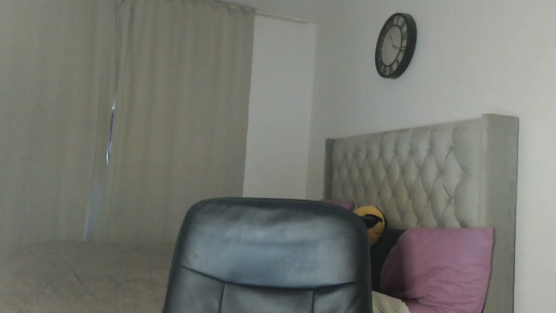 Gallery image thumbnail from SweetSmileXx's myfreecams stream on, 11/03/2024, 16:51 image 1 of 20