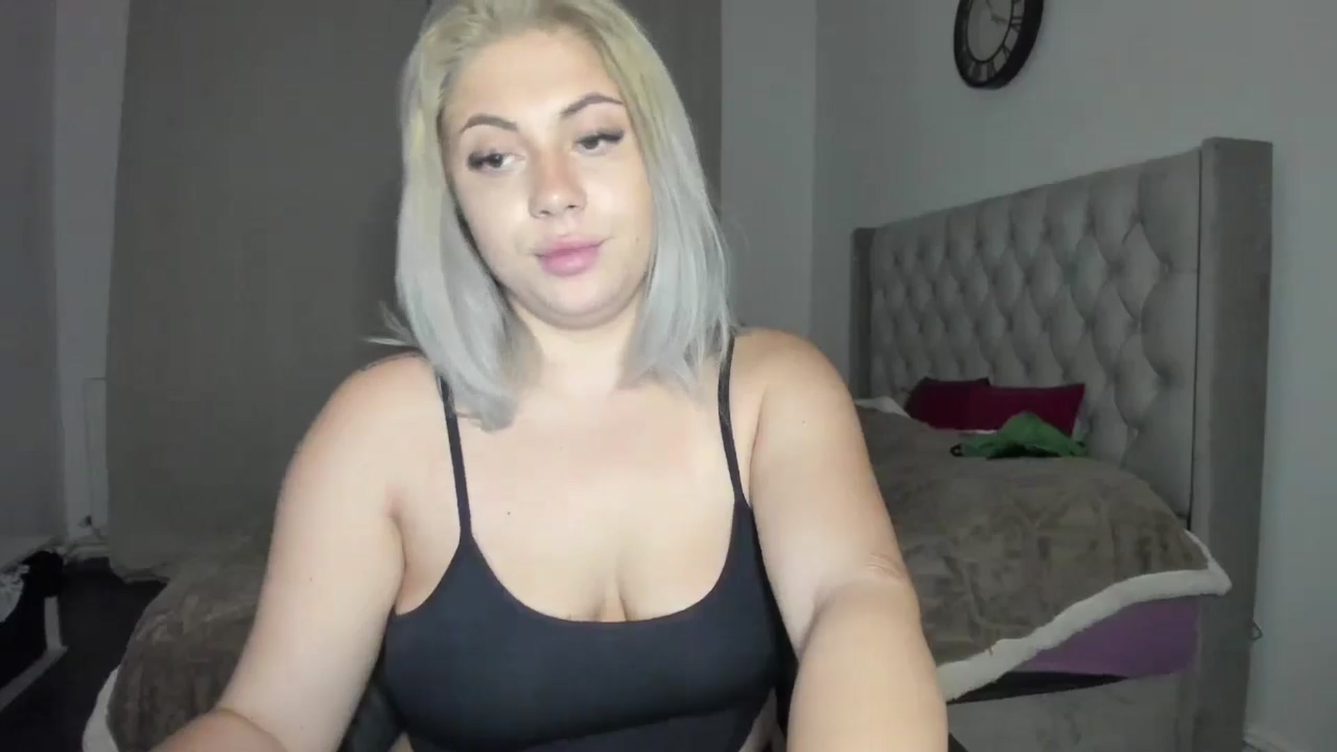 Gallery image thumbnail from SweetSmileXx's myfreecams stream on, 11/06/2024, 02:49 image 11 of 20