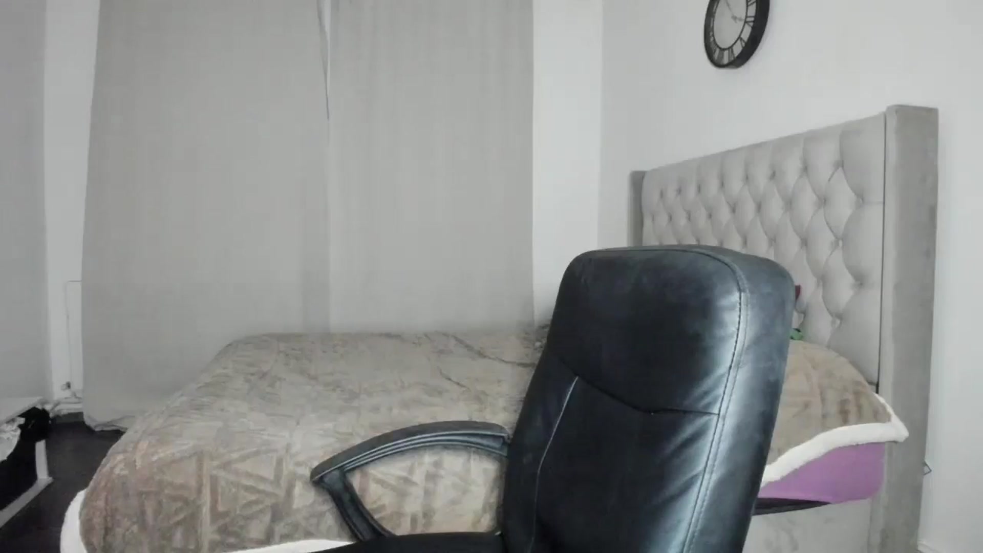 Gallery image thumbnail from SweetSmileXx's myfreecams stream on, 11/06/2024, 02:49 image 17 of 20