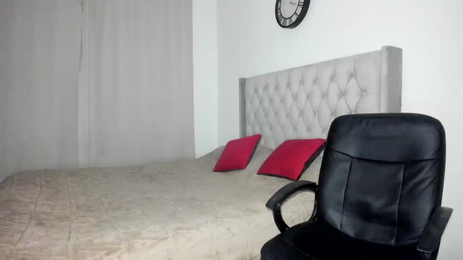 Gallery image thumbnail from SweetSmileXx's myfreecams stream on, 11/06/2024, 19:48 image 5 of 20