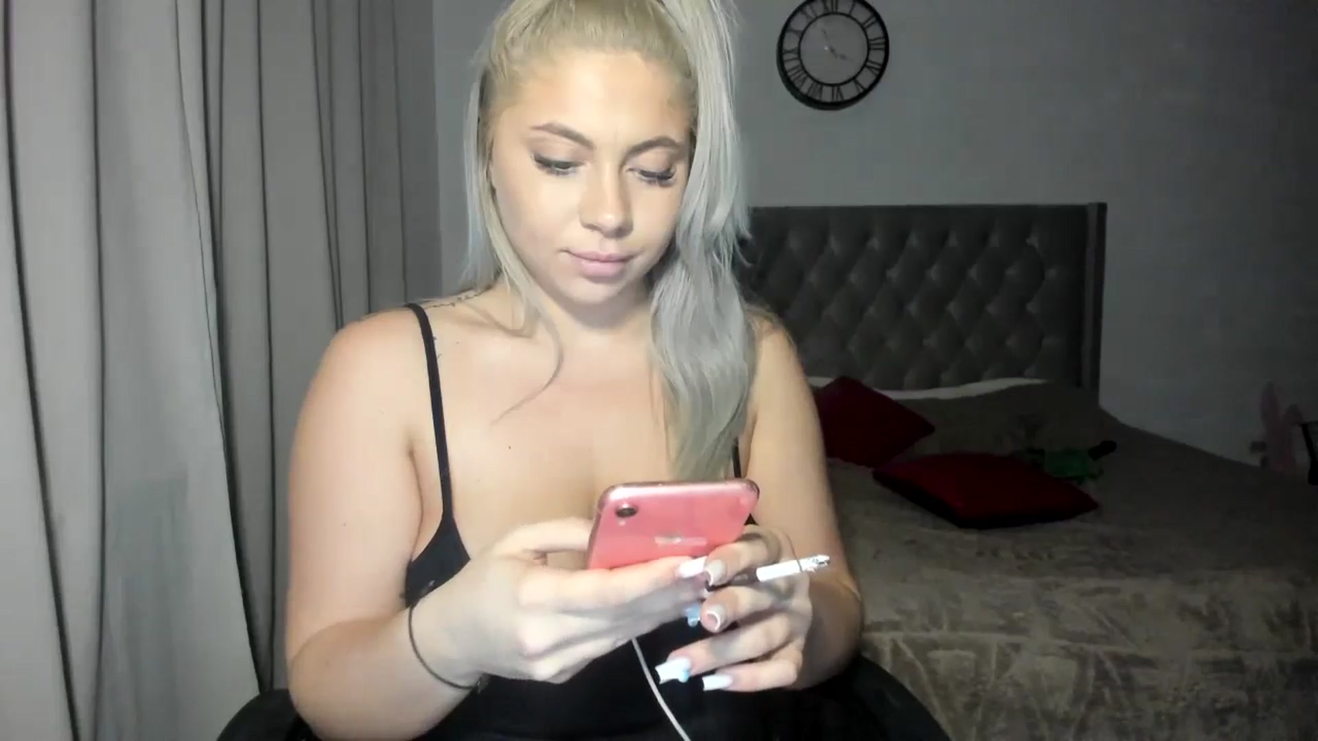 Gallery image thumbnail from SweetSmileXx's myfreecams stream on, 11/07/2024, 01:18 image 17 of 20