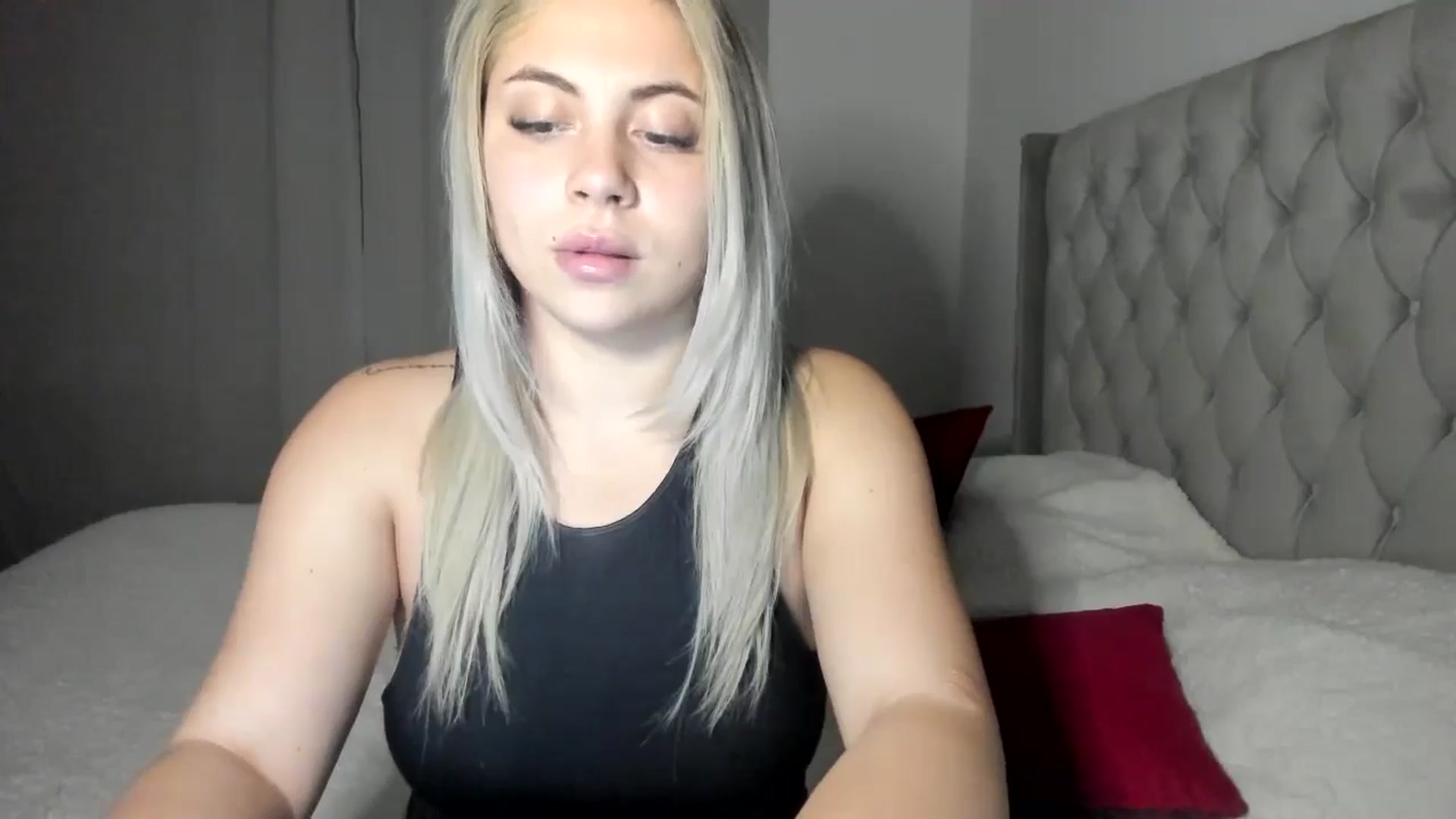 Gallery image thumbnail from SweetSmileXx's myfreecams stream on, 11/10/2024, 22:11 image 4 of 20