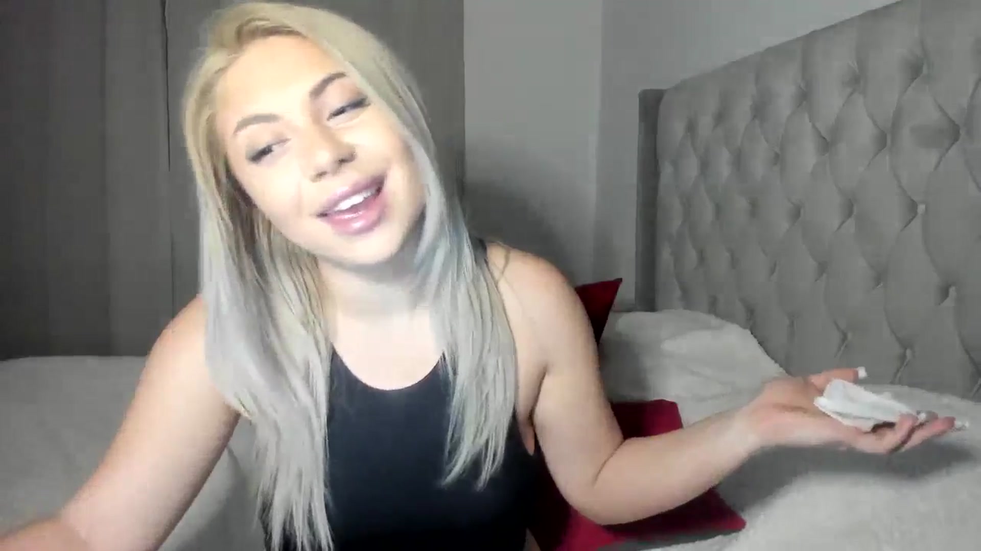 Gallery image thumbnail from SweetSmileXx's myfreecams stream on, 11/10/2024, 22:11 image 12 of 20