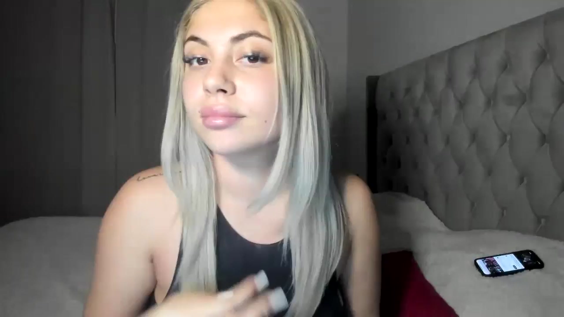 Gallery image thumbnail from SweetSmileXx's myfreecams stream on, 11/10/2024, 22:11 image 1 of 20