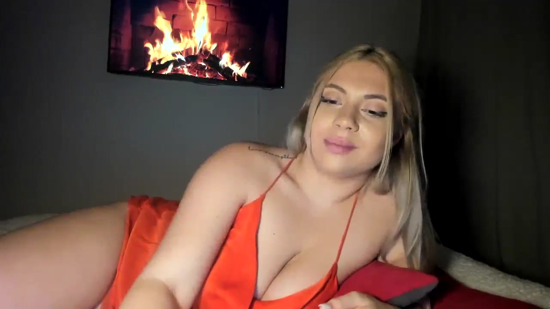 Gallery image thumbnail from SweetSmileXx's myfreecams stream on, 11/19/2024, 22:04 image 20 of 20